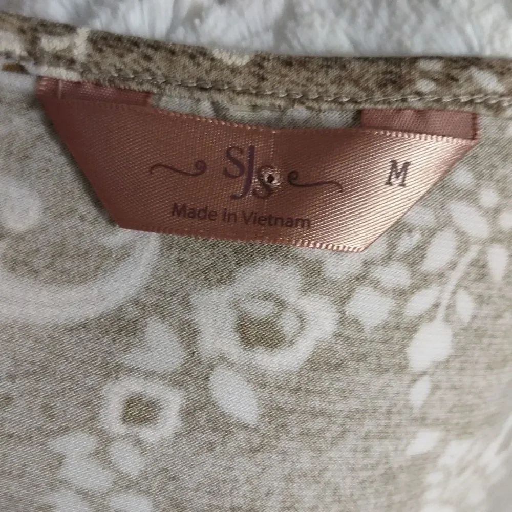 SJS Floral Asymmetrical Tank Top - Picture 5 of 6